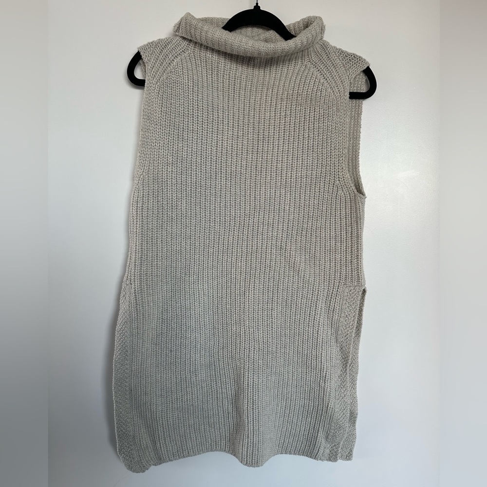 Aritzia Wilfred Sleeveless Italian Wool Durandal Turtleneck Sweater